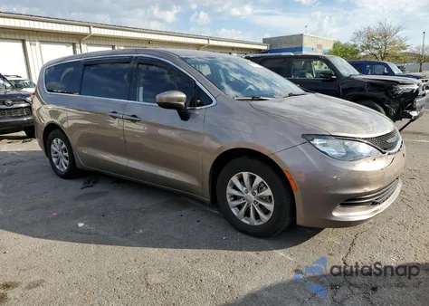 2018 Chrysler Pacifica Lx z USA, uszkodzony, nr VIN 2C4RC1CG5JR100955